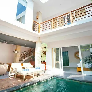 Apple & Ferienpark Seminyak
